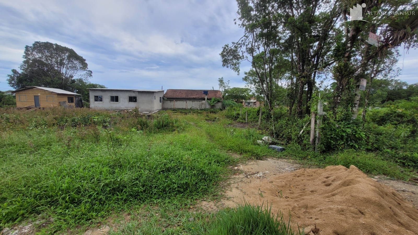 Terreno limpo com 409 ,60 metros